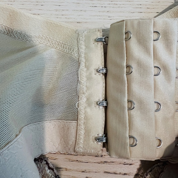 Women Super Push Up Bra Embroidery Lingerie Lace sexy floral Thick Padded Bras - Picture 9 of 15